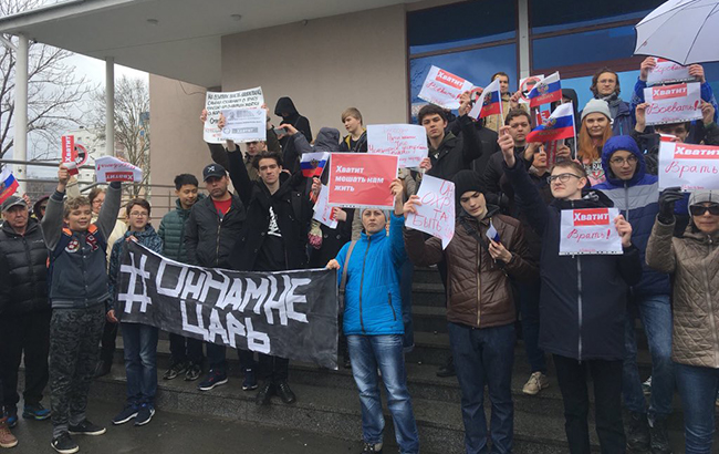 В России проходят массовые задержания участников акции против Путина